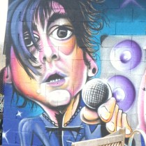 Détail graffiti, caricature chanteur d indochine, krem.