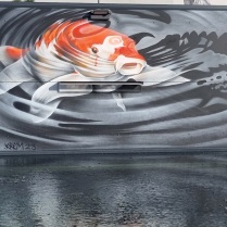 Fresque extérieure Graffiti Carpe Koi, Lorraine, 2024.